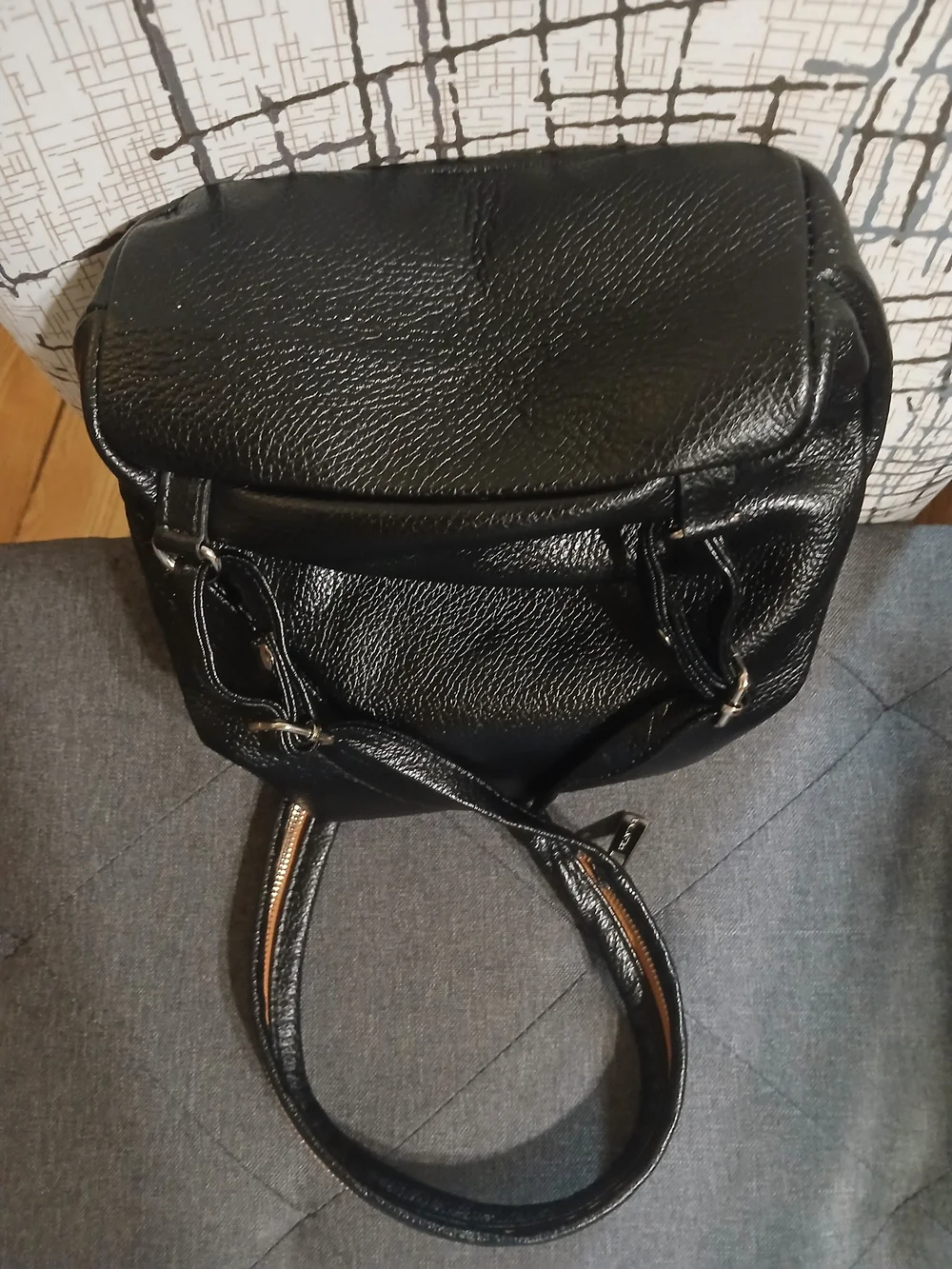 Valentina Style Black & Tan Leather Backpack Purse
